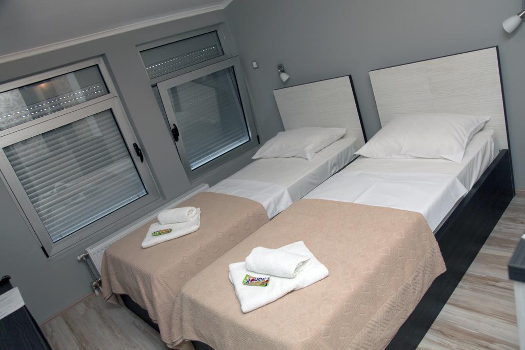 Silver House Hostel Чачак Номер фото