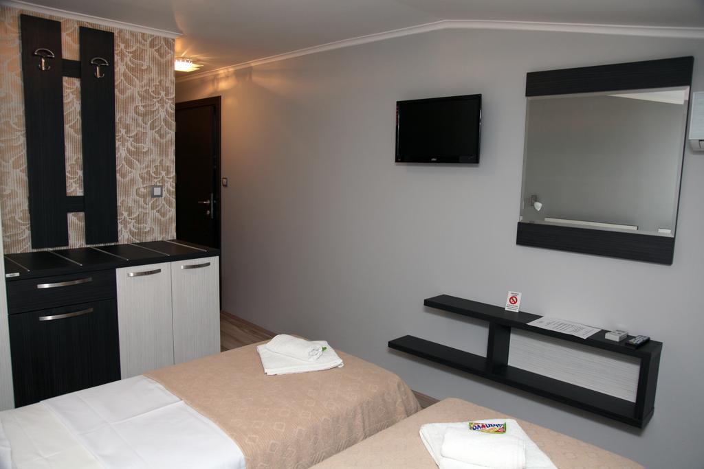 Silver House Hostel Чачак Номер фото
